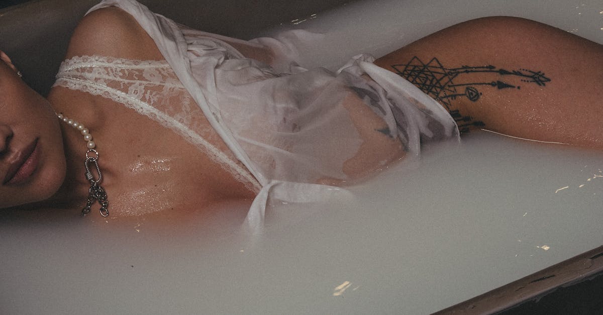 découvrez notre collection de fine lingerie alliant élégance et confort. des créations délicates qui mettent en valeur votre silhouette tout en vous offrant une sensation de luxe au quotidien.