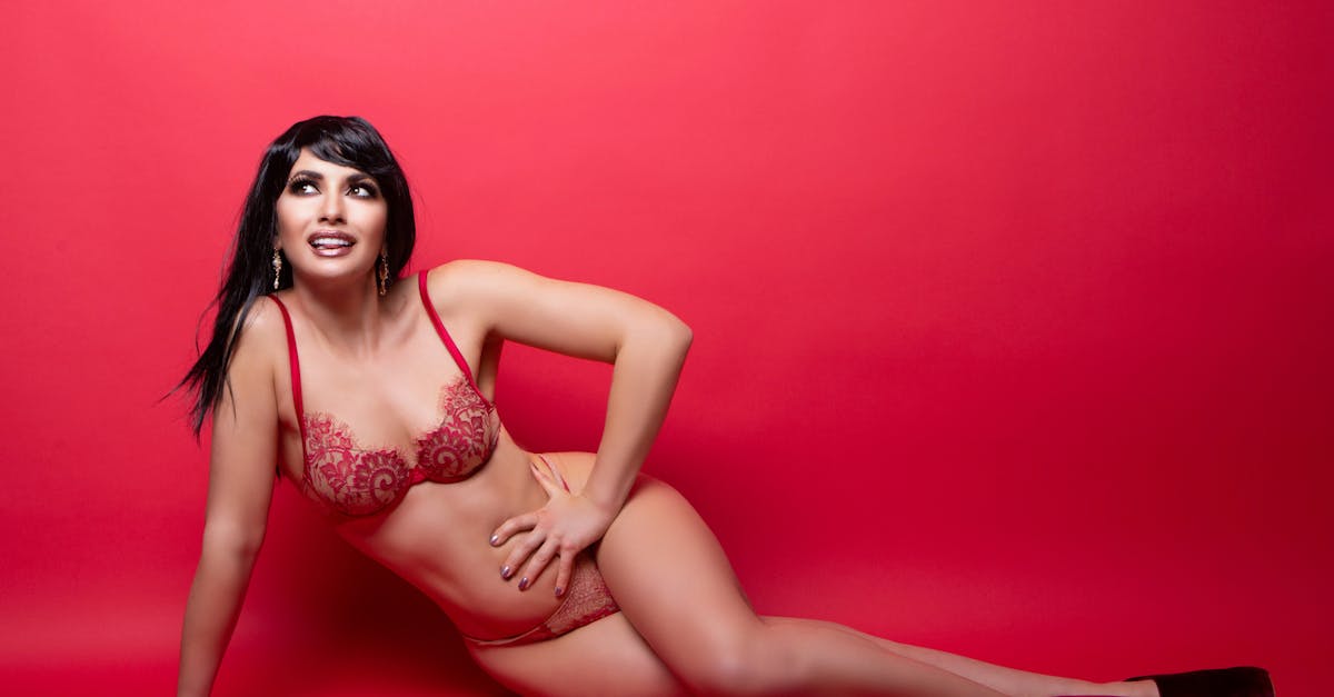 découvrez les tendances de la lingerie sensuelle qui redéfinissent le confort et l'élégance. explorez des styles captivants, des matières délicates et des designs audacieux pour sublimer votre féminité. inspirez-vous pour exprimer votre sensualité avec confiance.