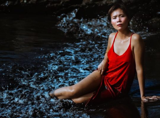 découvrez notre sélection élégante de robes aqua, parfaites pour toutes les occasions. que ce soit pour une sortie estivale ou un événement spécial, nos robes apportent une touche de fraîcheur et de style à votre garde-robe. explorez différentes coupes et styles pour trouver la robe aqua idéale qui mettra en valeur votre silhouette.