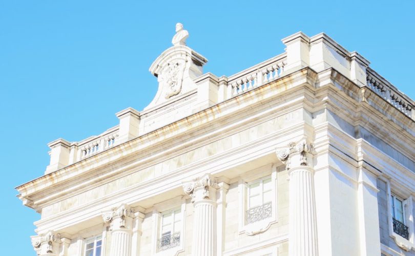 découvrez l'univers du luxury design : tendances, inspirations et conseils pour sublimer vos espaces avec élégance et raffinement. apprenez à intégrer des éléments haut de gamme pour un intérieur intemporel et sophistiqué.