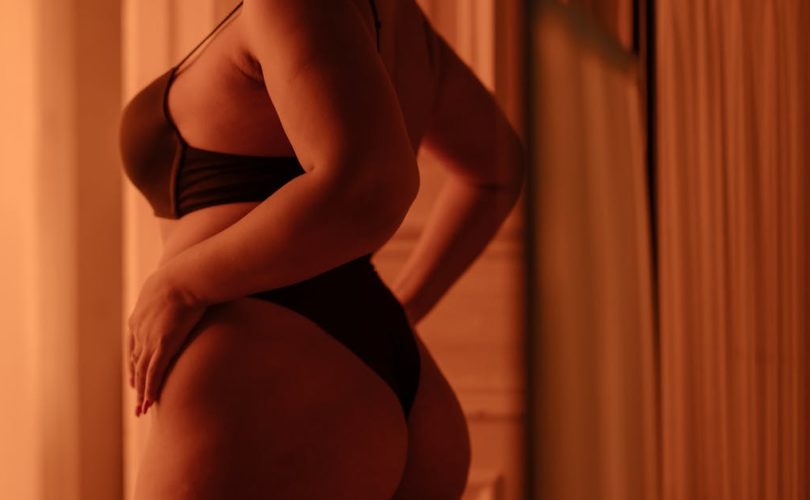 découvrez notre sélection de lingerie de luxe alliant élégance, raffinement et confort. offrez-vous des pièces exclusives pour sublimer votre féminité et vivre une expérience unique.