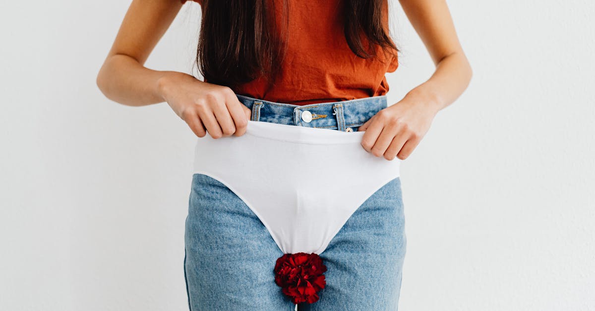 découvrez notre collection tendance de lingerie pour femmes alliant confort et élégance pour sublimer votre silhouette au quotidien.