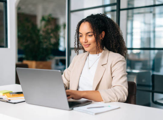 L’une des erreurs les plus fréquentes dans un Accompagnement Digital Paris est de commencer une stratégie digitale sans