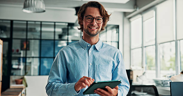 une stratégie gérée par une agence réseaux sociaux Lyon doit intégrer les nouvelles tendances technologiques et