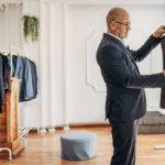 Peut-on coordonner un costume de mariage à Lyon avec la tenue des garçons d’honneur ?