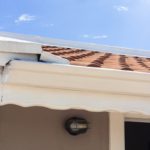 Une pose de chéneau à Amiens protège-t-elle les fondations d’une maison ?