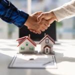 Comment une estimation bien immobilier à Chaponost prend-elle en compte les rénovations réalisées dans le logement ?
