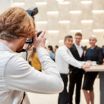Un photographe événementiel à Grenoble peut-il couvrir une conférence ou un congrès en direct ?