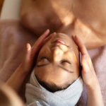 Pourquoi de plus en plus de personnes choisissent un massage bien-être à Lyon pour améliorer leur équilibre au quotidien ?
