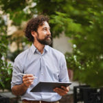 Comment un Architecte de terrasse à Paris optimise-t-il une terrasse de forme atypique ?